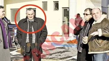 Si-a tras statuie de bronz