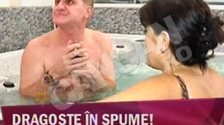 VIDEO Nati Meir, indragostit pana peste cap! A cerut-o pe Silvia de nevasta, in jacuzzi, in direct la Cancan TV!