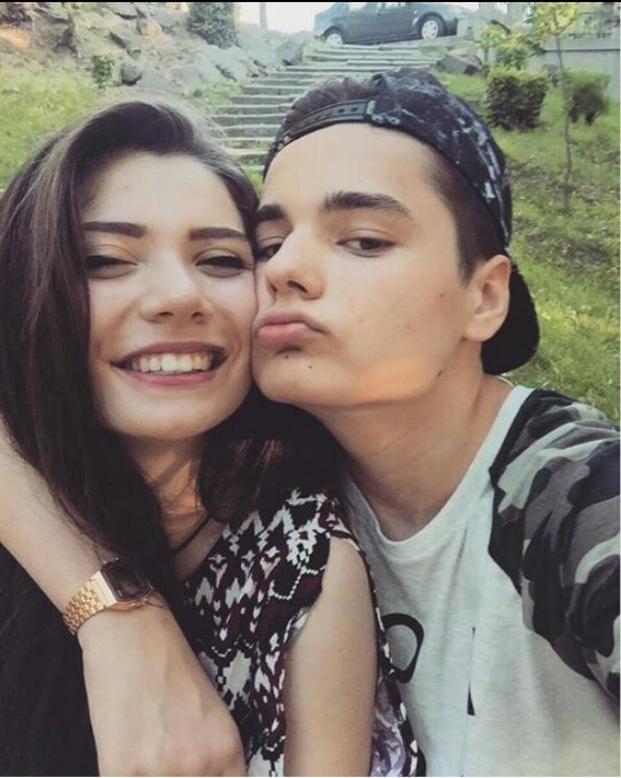 Selly și fosta iubită