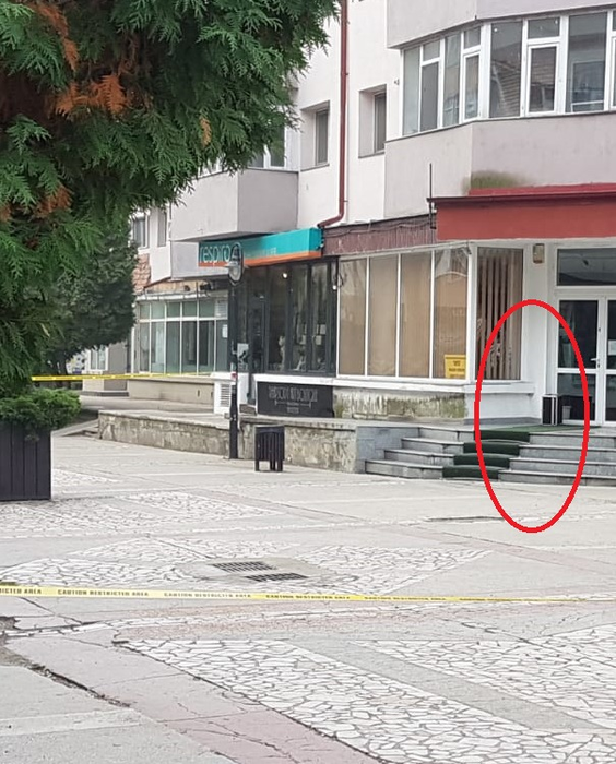 Locul unde a fost abandonat bagajul suspect
