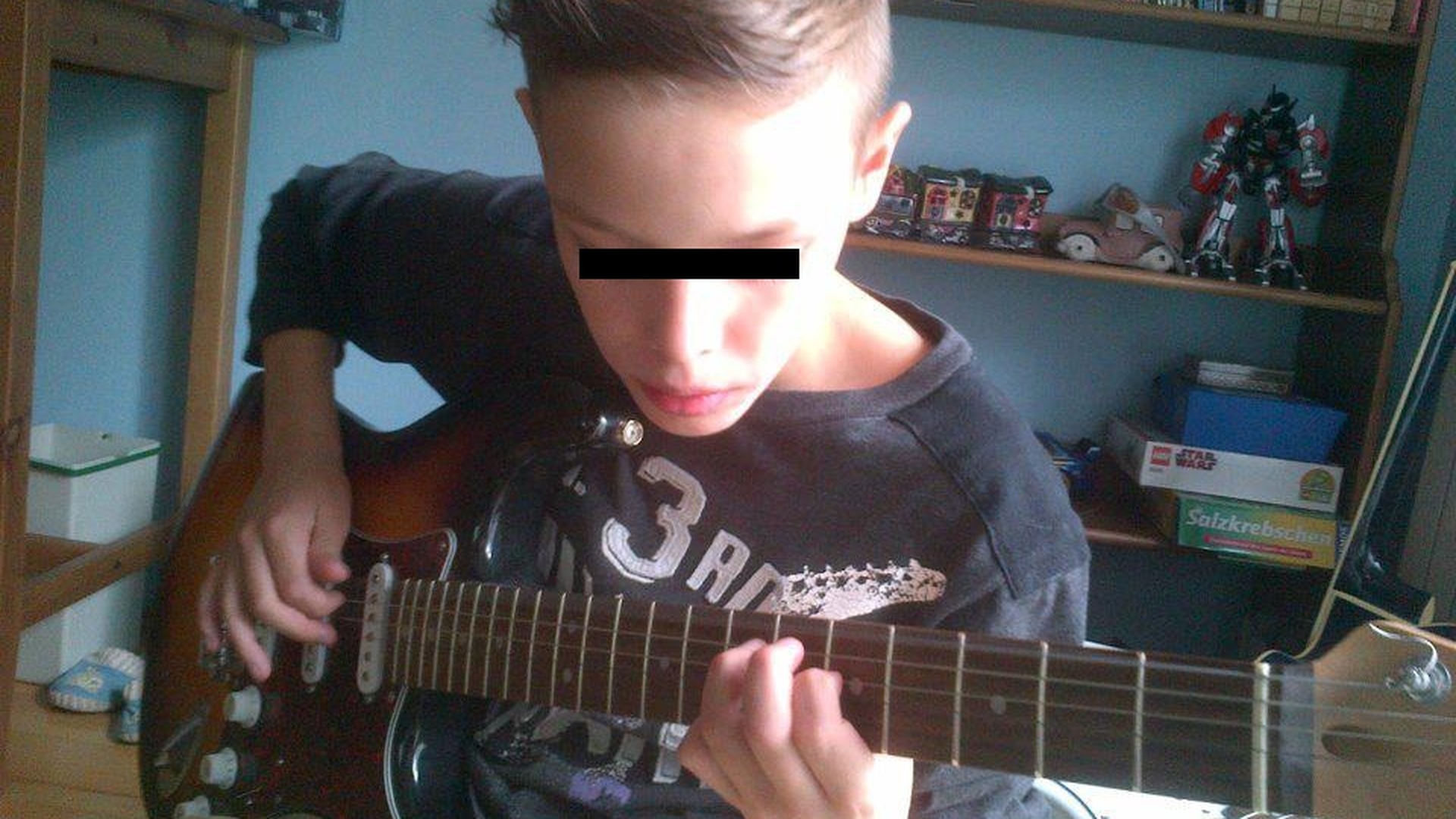 Ramai socat daca vezi cum arata baiatul lui Andrei Gheorghe dupa ce a fost batut! Colegii l-au luat insa la misto. Vezi de ce