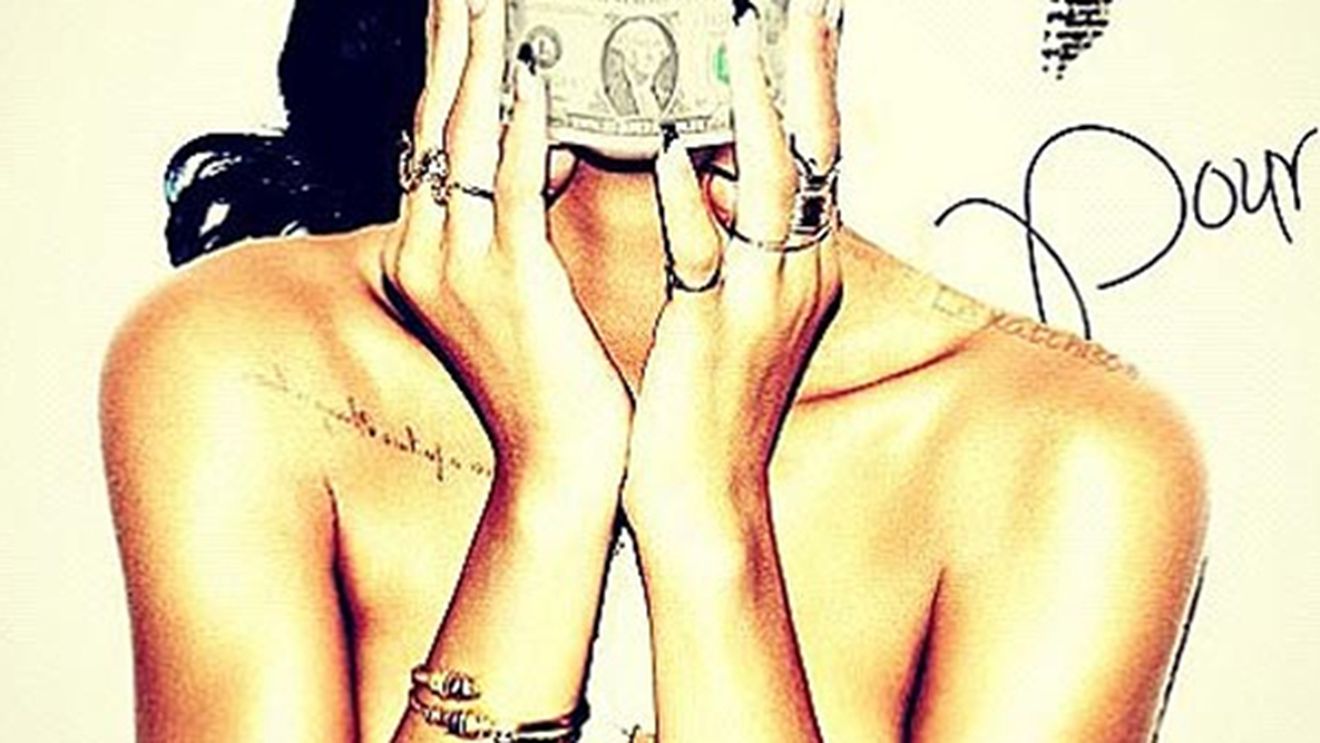 Mos Craciun a venit in avans pentru Rihanna! I-a adus un superb bolid