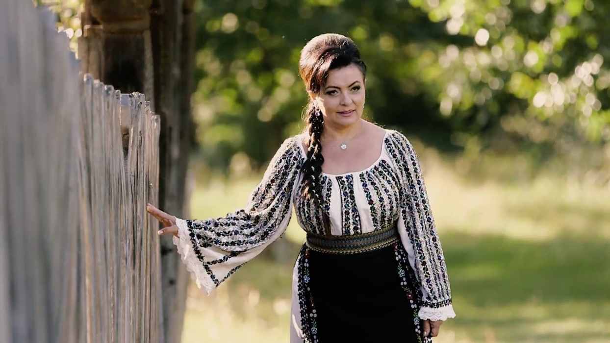 Ce s-a ales de Maria Ghinea, cântăreaţa care a fost împuşcată în cap de soţul ei!