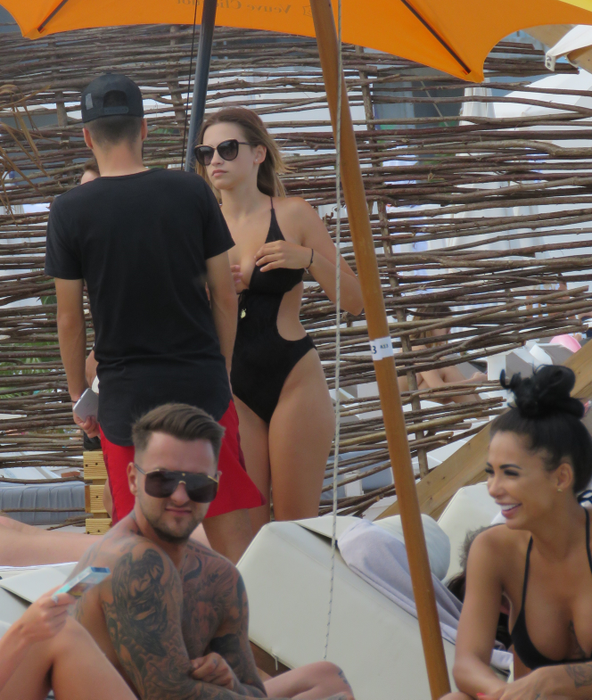 Iubita ”euro-fantasticului” Andrei Ciobanu de la U21 a ”incendiat” plaja din Mamaia