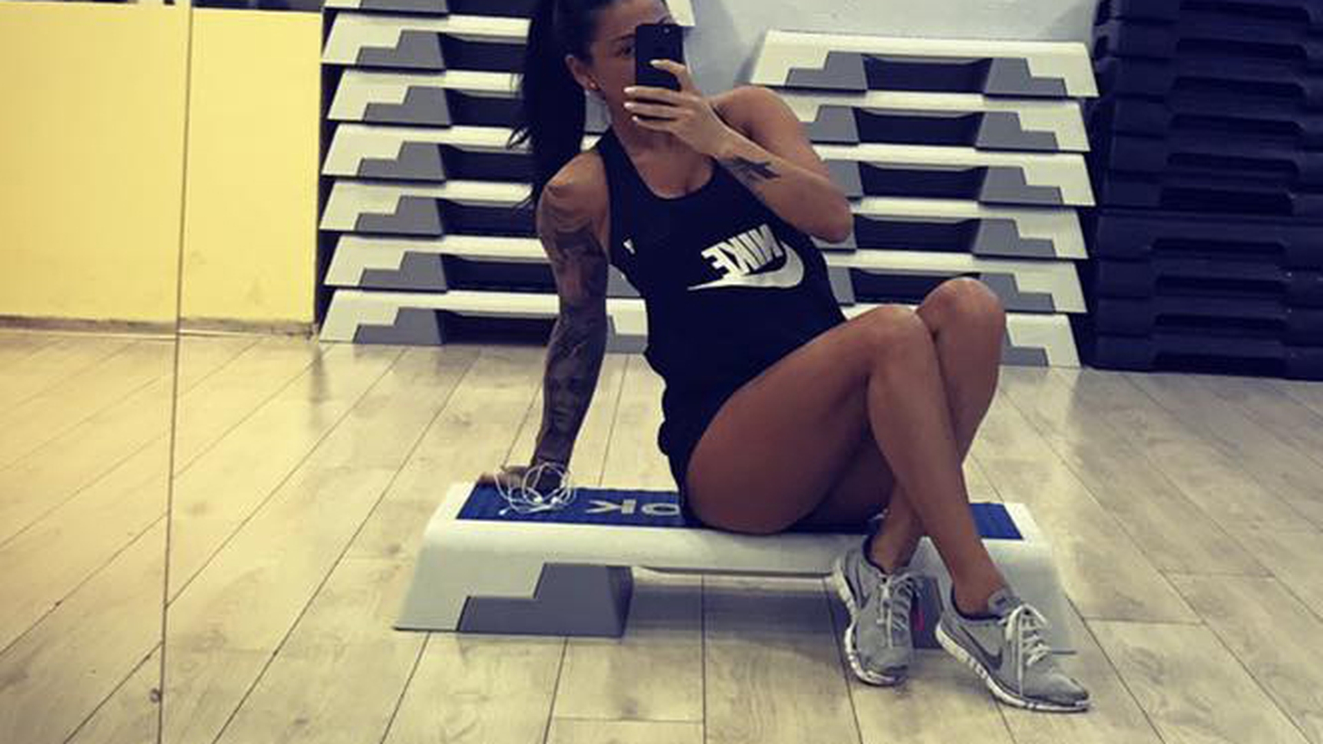 ROXANA VANCEA, fără pic de machiaj! Care este adevărata faţă a brunetei