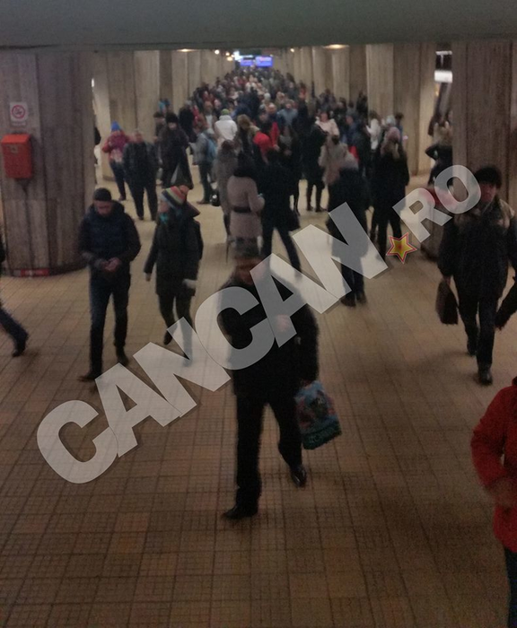 Circulaţia metrourilor, blocată după ce unei persoane i s-a făcut rău. Bărbatul a murit