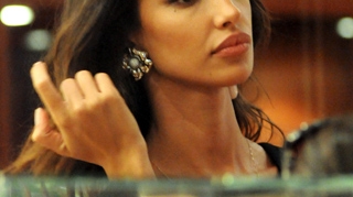 El i-a dat masina, ea i-a luat un ceas! VEZI ce cadouri scumpe isi fac Madalina Ghenea si Leo DiCaprio