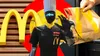 Viitorul e aici! McDonald’s testează roboți umanoizi care se poartă și se îmbracă la fel ca angajații