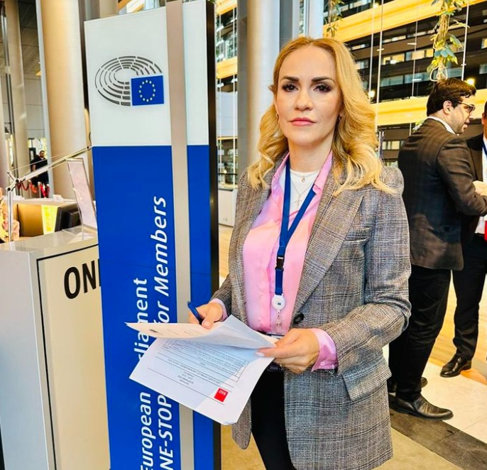 Coafurile la control! Hair-stylistul vedetelor, Adrian Perjovschi, a dat verdictul pentru principalele doamne din politică!