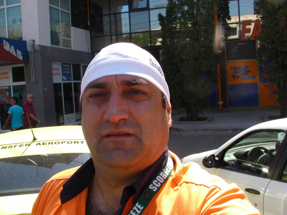 Valentin este medic de urgență și se luptă cu o boală extrem de gravă: leucemie acută mielomonocitară hiperleucemică