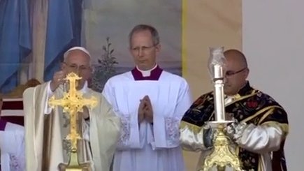 Papa Francisc dă dreptul preoţilor catolici să ierte avorturile