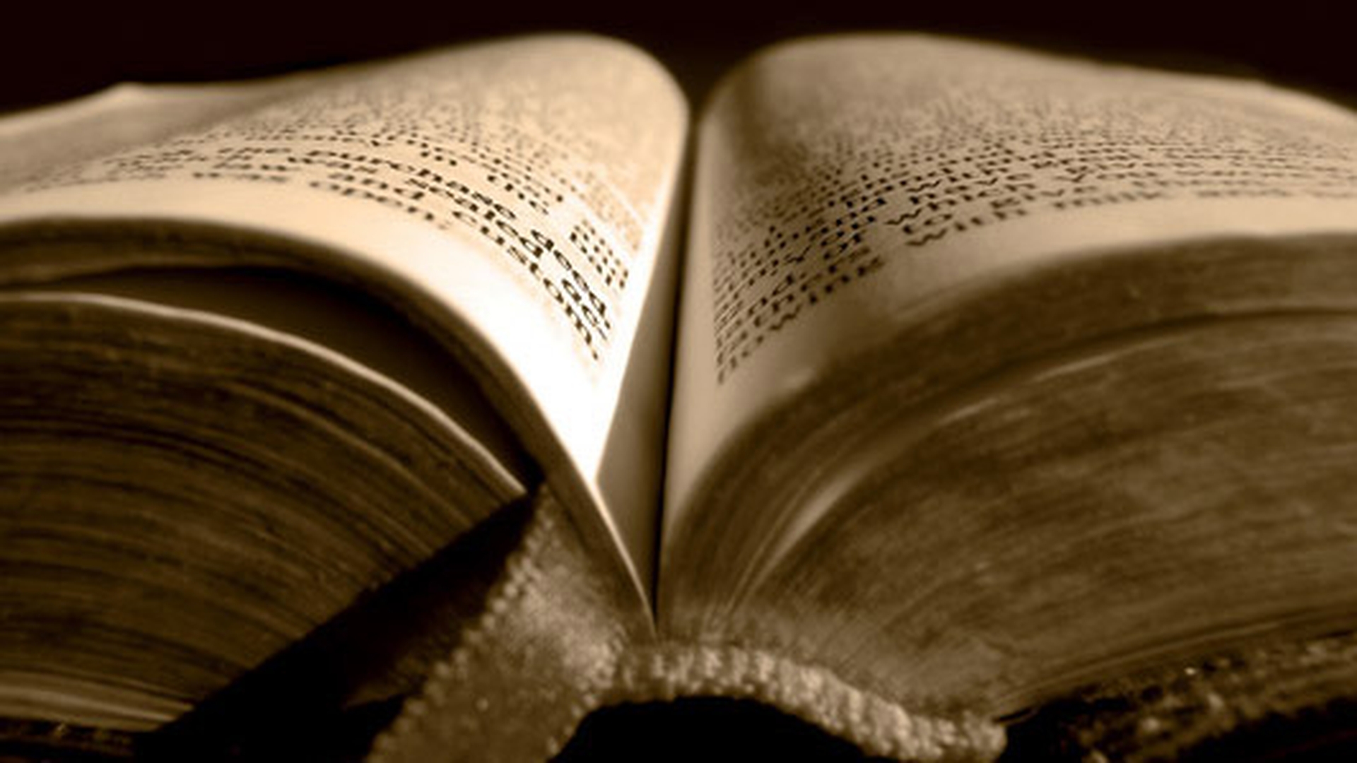 Socant! Este ateu si a rescris Biblia