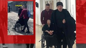Alexandrina, mama lui Gigi Becali, a ajuns în scaun cu rotile, iar milionarul îi este înger păzitor. Imaginea iubirii fără limite!