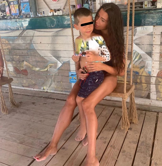 Bucurie mare în familia Elenei Băsescu! Vedeta sărbătoreşte ziua de naștere a fetiței. Cum au petrecut