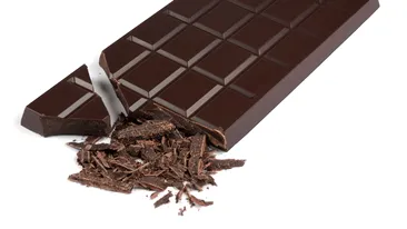 Aveti probleme cu inima? Uite ce beneficii va poate aduce consumul moderat de ciocolata neagra!