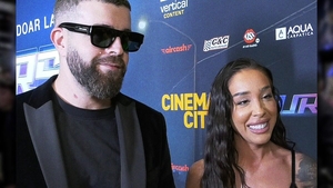 Ștefania, debut cu scântei în filmul „Cursa”! S-a sărutat cu doi actori, dar „libelula” rămâne tot a lui Speak! „Mi-a plăcut enorm experiența”