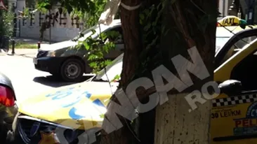 Accident provocat de un sofer profesionist! Trei clienti au ajuns la spital direct din taxiul Pelicanul