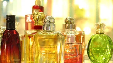 Parfumuri de 100.000 de euro, susceptibile a fi contrafacute, ridicate de Politie din Voluntari