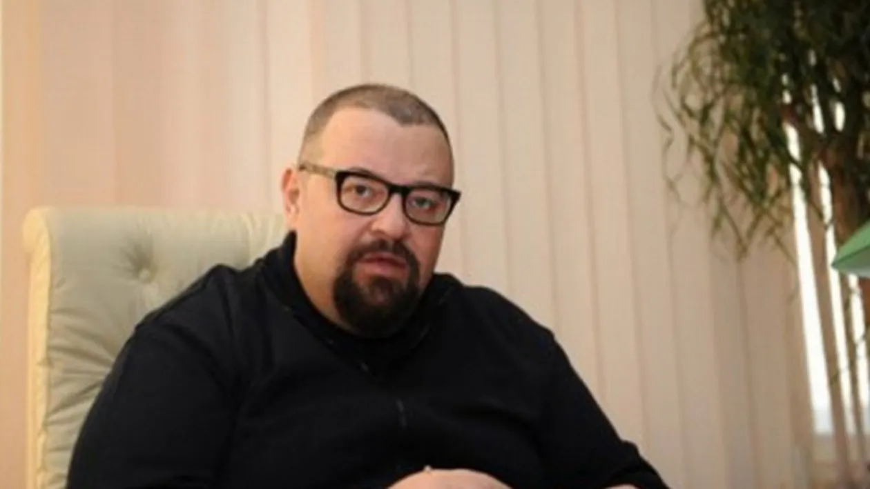 Nepasare vestimentara grava! Florin Calinescu si Piedone, pusi la punct de stilist pentru ca s-au imbracat asa pe strada!