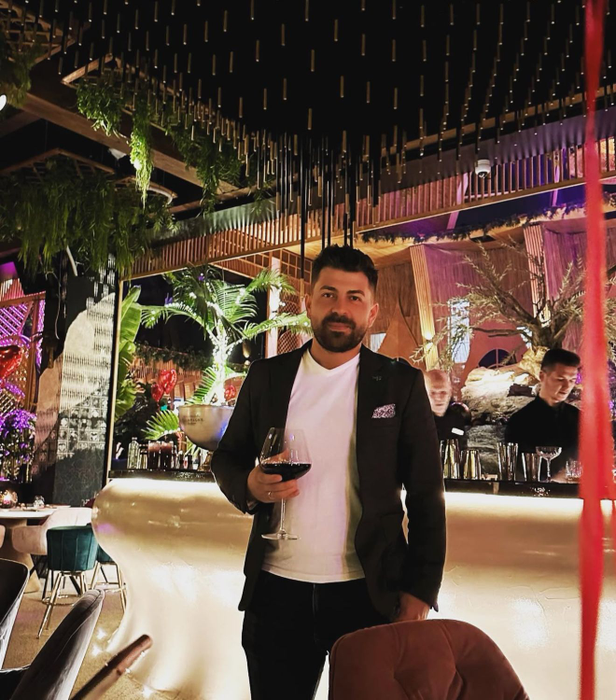Marian Grozavu de la Insula Iubirii și Bianca, pretenții în club. sursă - social media