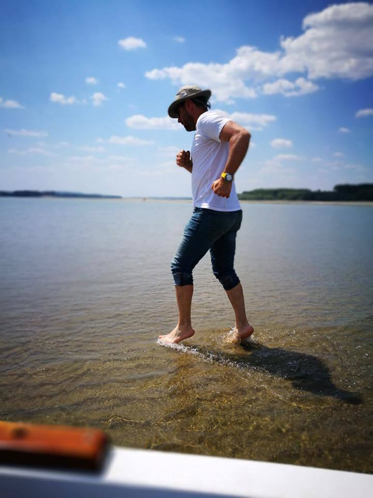 Alex Dima a creat un ghid pentru „turism civilizat“ după o zi petrecută pe litoralul românesc: ”Ştiu, n-avem drumuri. Dar nici bun simţ“