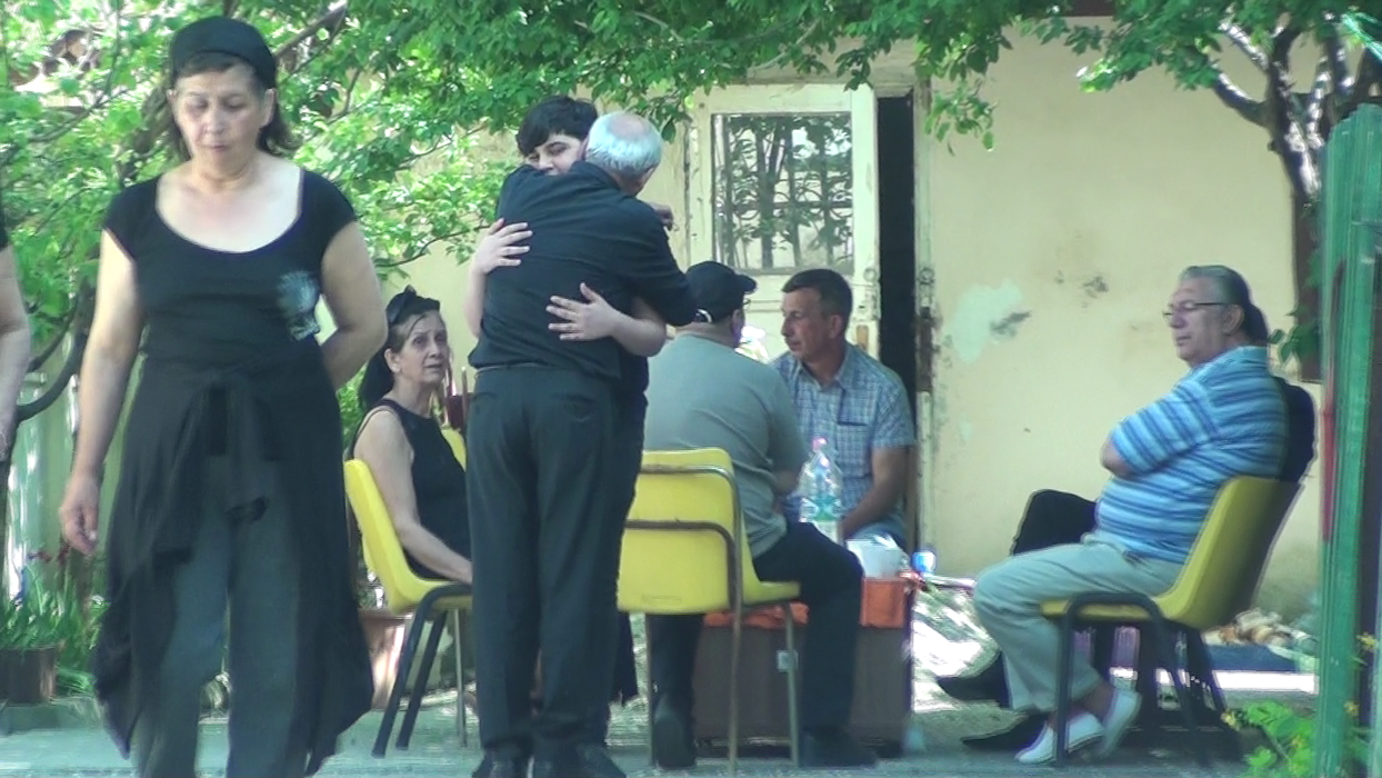 Înmormântarea băiatului lui Nelu Ploieșteanu a fost amânată