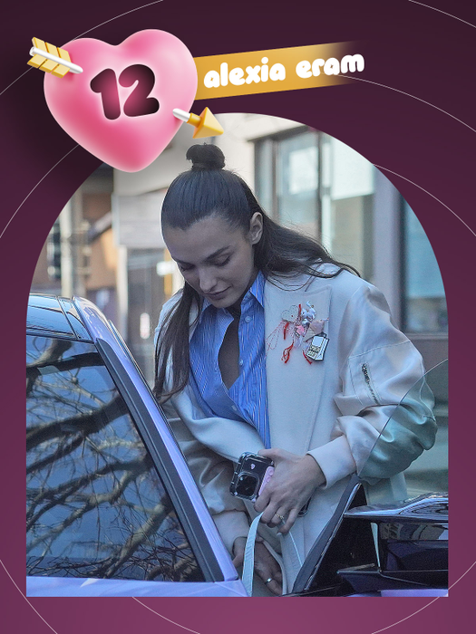 Bianca Drăgușanu, Cristina Pucean și Ramona Olaru, răsfățate peste măsură! Top 40 iubăreți cu brațele pline de flori, de Valentine’s Day