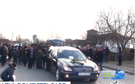 Motivul pentru care ar fi intrat în depresie Adela, tânăra polițistă care s-a împușcat în cap