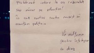 Întâmplare demnă de comedie. Doi amorezi, amenințați de vecini cu Poliția. Finalul întâmplării te va face să râzi