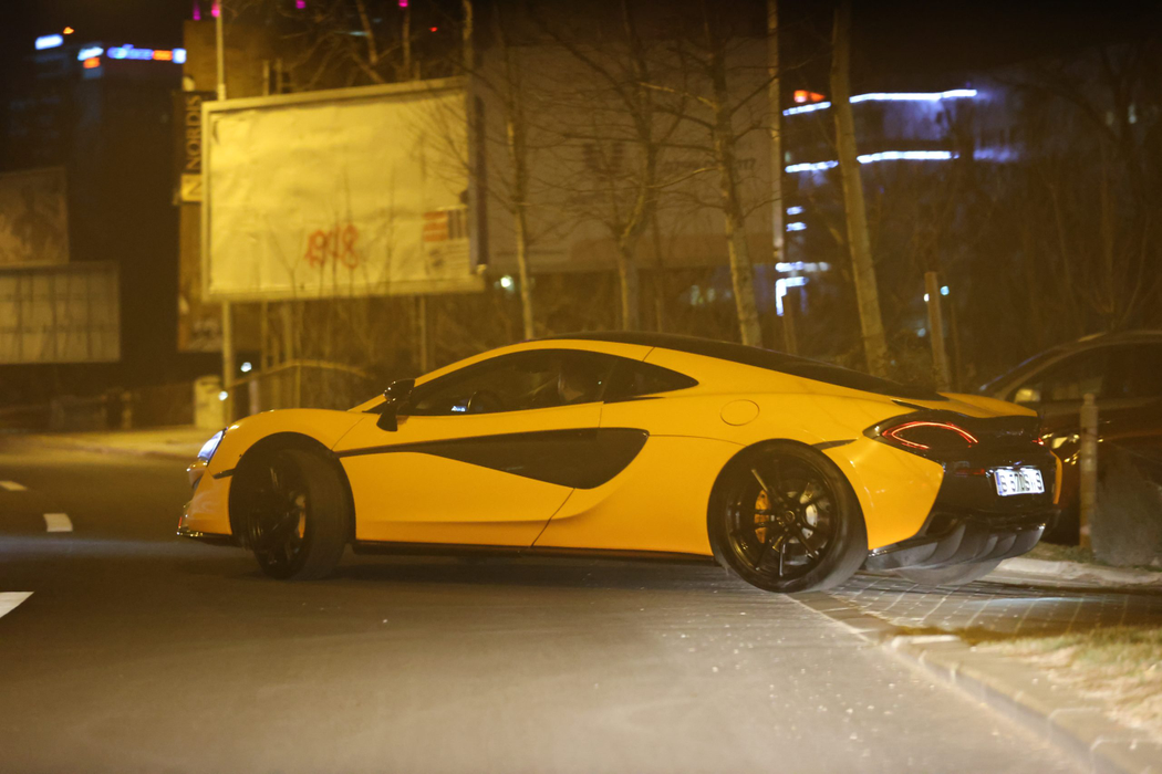 Valentin Burada conduce un McLaren model 570S
