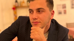 Povestea lui Mihail, profesor la 26 de ani, care îi face pe elevii de nota 3 să obțină 9: ”La ora 22:00...”