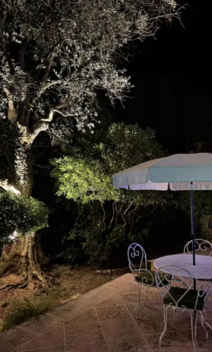 Noi imagini din casa Andreei Esca de pe Coasta de Azur. Aici își petrece vacanțele pe timp de vară
