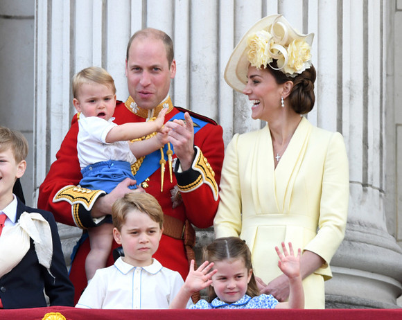 LONDON, ENGLAND - JUNE 08: Prince Louis, Prince George, Prince William, Duke of Cambridge, Princess Charlotte and Catherine, Duchess of Cambridge appear on the balcony during Trooping The Colour, the Queen's annual birthday parade, on June 08, 2019 in London, England. (Photo by Karwai Tang/WireImage)
