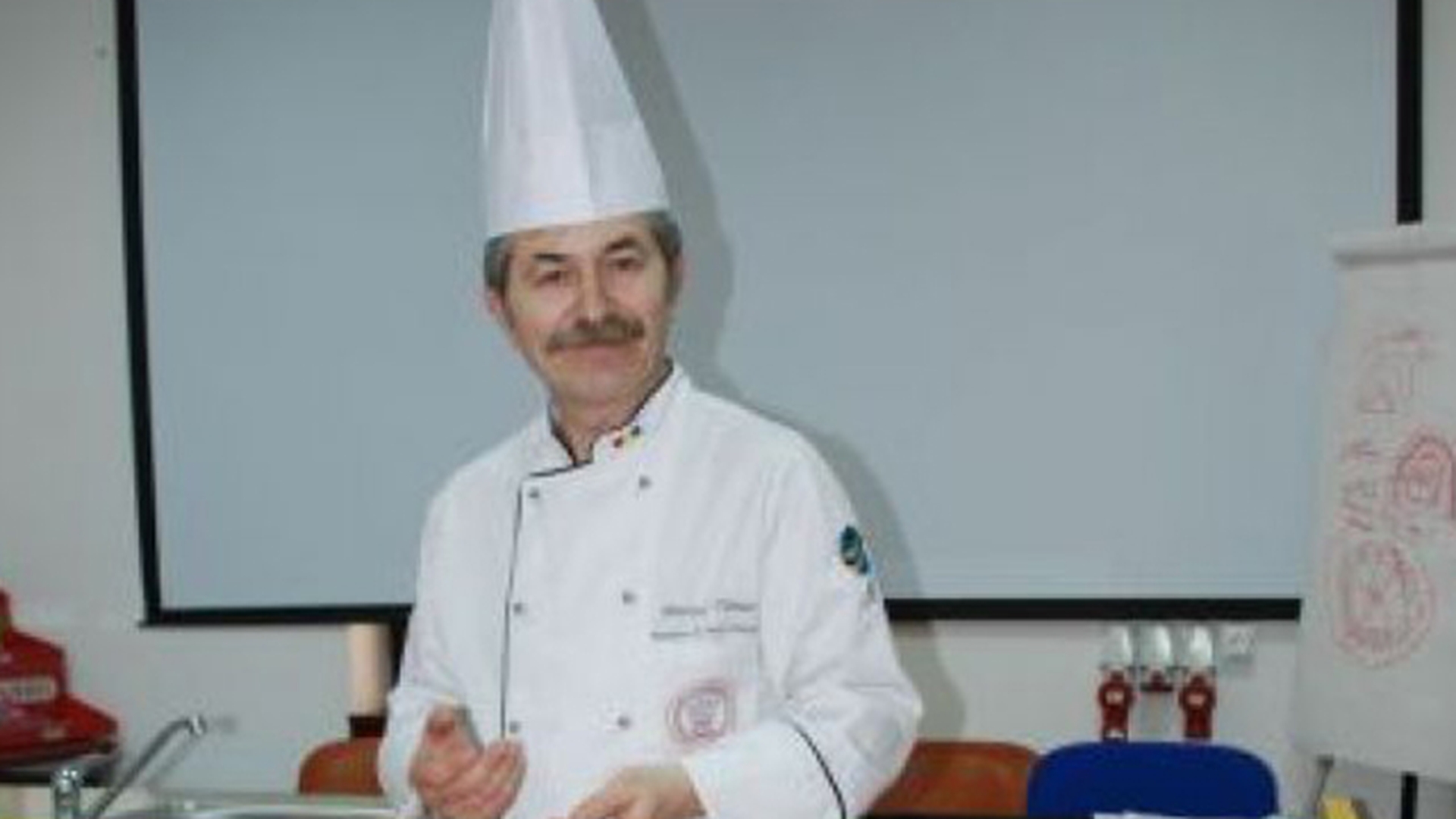 Il mai tii minte pe Petrisor? Este incredibil cum arata acum! S-a ingrasat de nici Teo nu-l mai recunoaste