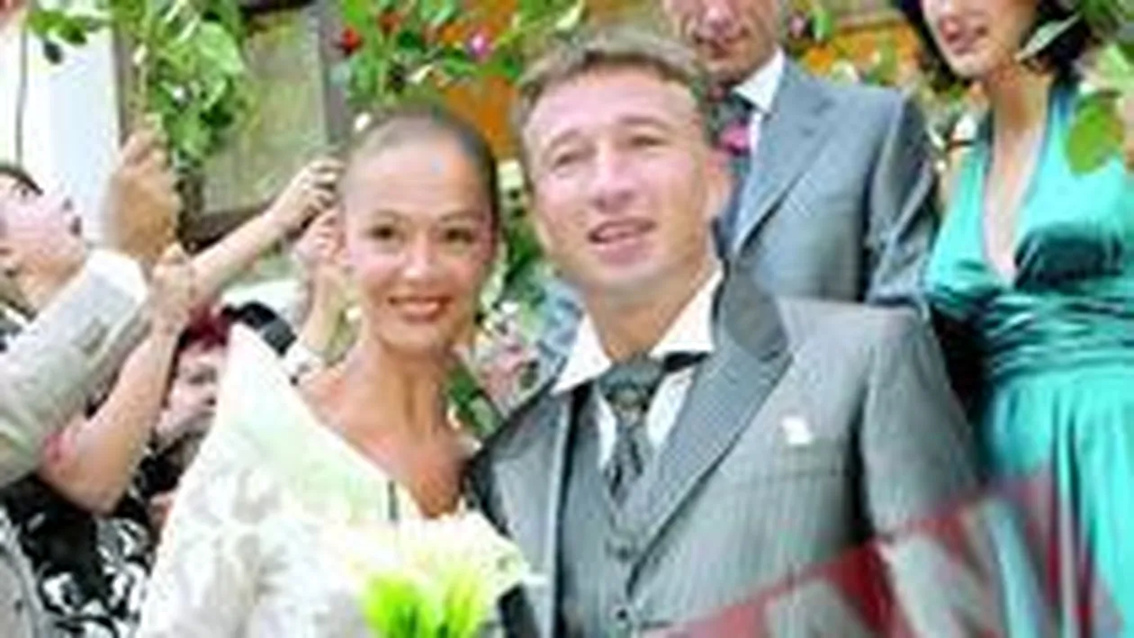 Dan Petrescu si Adriana Stan au chemat preotul la Snagov