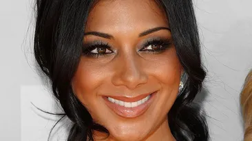 Nicole Scherzinger, schimbare neasteptată de look! După ani de zile in care a fost brunetă, solista s-a vopsit blondă