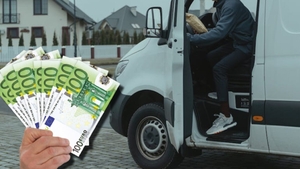 Șoferi, aveți grijă pe unde conduceți! Un bărbat are de dat 55.000 de euro după ce s-a plimbat cu duba