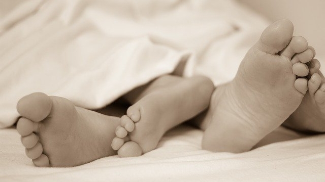 Moarte șocantă! Greșeala fatală pe care a făcut-o un bărbat în timpul unei partide de amor cu iubita lui. Cu ce a înlocuit prezervativul