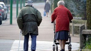 Masă caldă și echipamente pentru seniorii din Capitală: ”Este normal să continuăm să sprijinim”