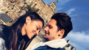 Carmen, răsfăţată ca o prinţesă de noul iubit! Imagini de colecţie din vacanţa la Paris a fiicei lui Adrian Minune cu Bogdan Daragiu