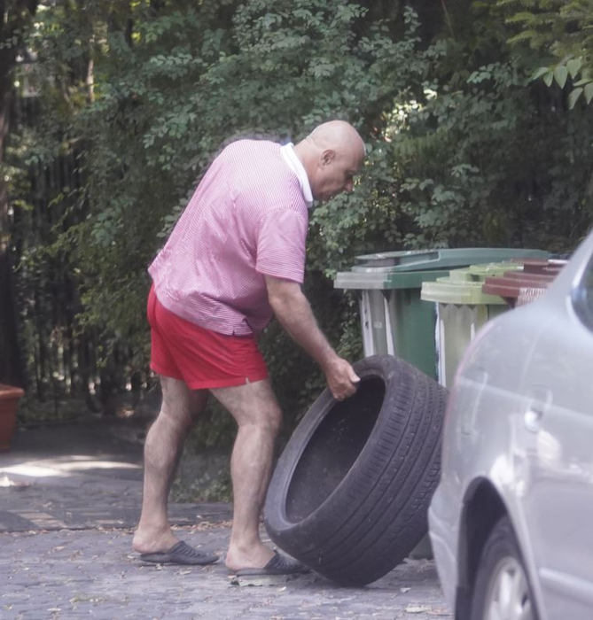 Marius Marinescu a reușit să scape de o anvelopă veche