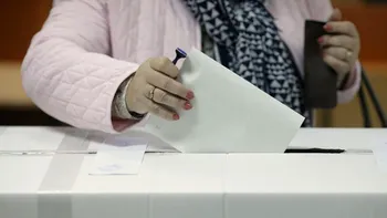 Bătrânii României nu au cu cine vota. În mai bine de 130 de localități, oamenii au ieșit la vot și nu au avut pe cine alege. „Nu știm cine rămâne”