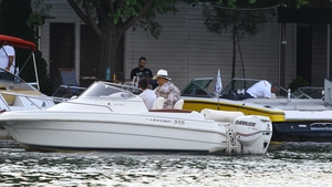 A venit de la Dubai si e deja mare crai! Fetele de oras se bat ca sa prinda un loc in “haremul” lui Sultan! Imagini graitoare