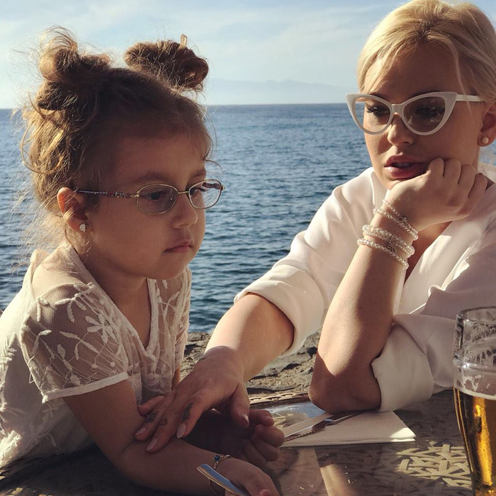 Primele declarații ale lui Connect-R după ce soția lui a vorbit despre divorț: “Atenţia noastră este îndreptată către Maya”