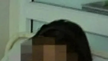 VIDEO Primele declaratii ale elevei batute la Colegiul Tehnic Petru Rares din Capitala: Am dat cu capul de podea, am lesinat