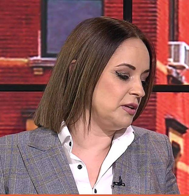 Andreea Marin s-a îngrăşat şi nu mai arată aşa cum o ştiai! A făcut guşă. FOTO