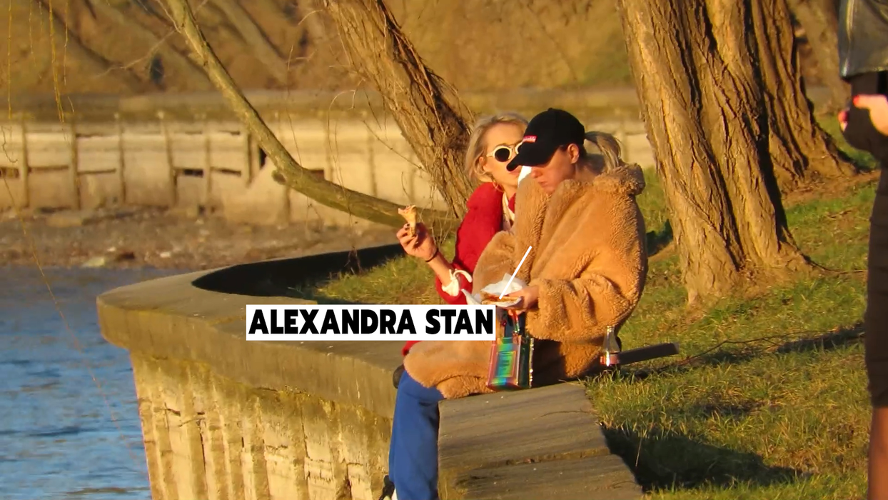 Alexandra Stan și Adriana Rusu au mâncat pizza  pe malul lacului Herăstrău