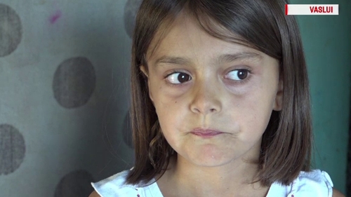 Au fost azi în vizită la Roxana, fetița din Vaslui care își dorea piure cu carne. Cum arată noua ei casă și cât de mult s-a schimbat micuța