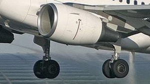 Un pasager clandestin a murit în trenul de aterizare al unui avion cu destinaţia Paris