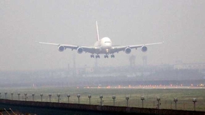 Aterizare de urgență pe Aeroportul Otopeni! De ce este suspectat un român de la bord